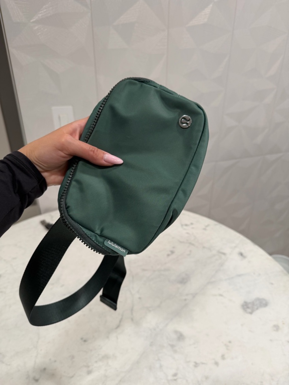 lululemon forest green belt bag
